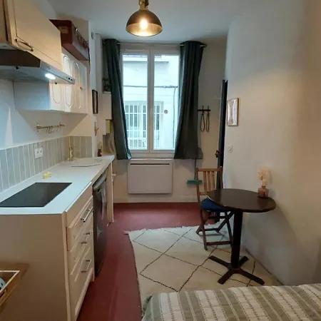 For 2 In The Center Of Apartment